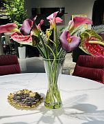 картинка Композиция из искусственных цветов "Каллы"   магазин «Аура Дома»