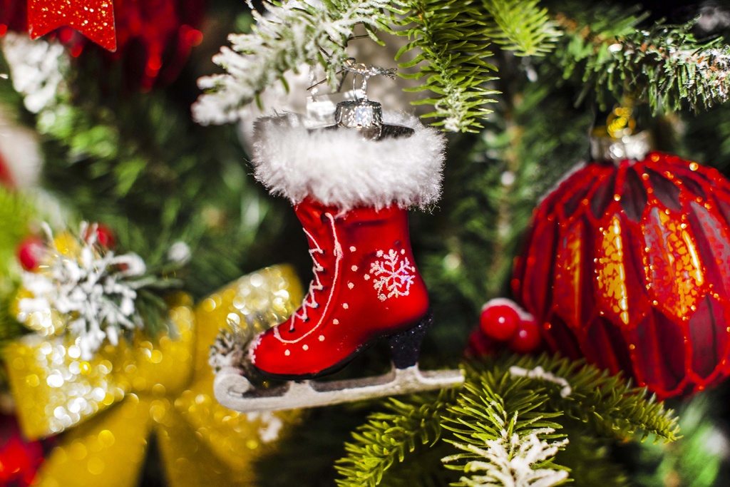 Новогодние искусственные елки канадской фирмы Snowmen и другие