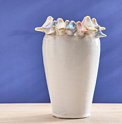 Ваза с изображением птиц, белая, из каменной керамики, 16,5x17x22,5 смручная работа  магазин «Аура Дома»